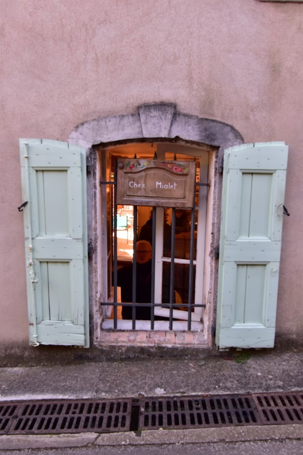 79 Av. Jacques Bernard